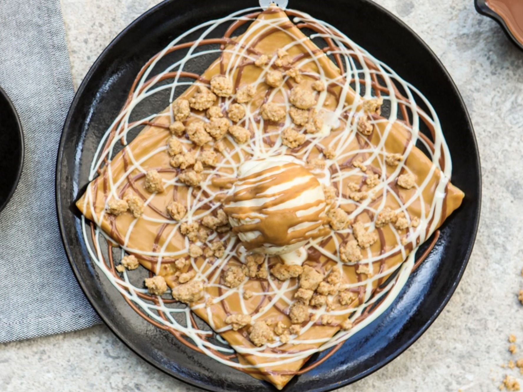 Lotus Brownies Crepe