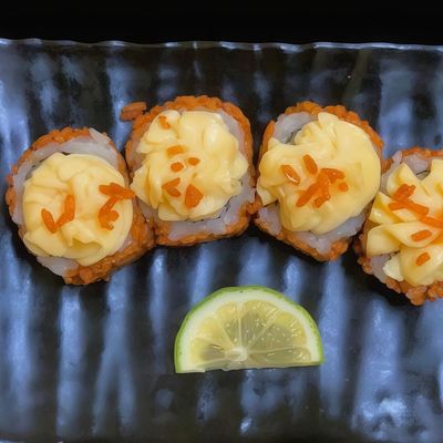 Crispy cheese Ura Maki Roll 4 Pieces