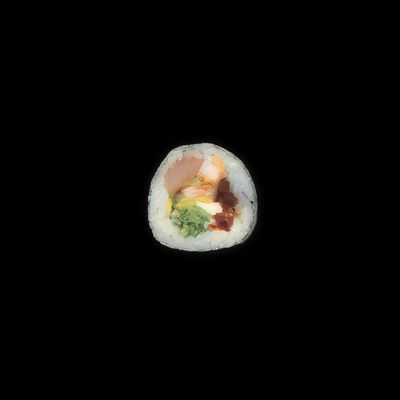 Salmon maki roll 6 pieces