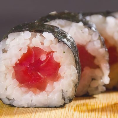 Dynamite tuna maki roll 6 pieces