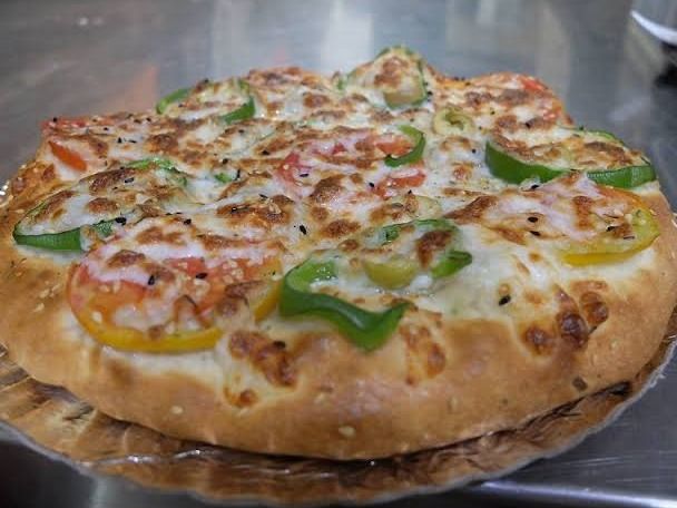 Pizza Hawawshi