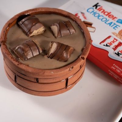كاسرول كيندر شوكولاتة