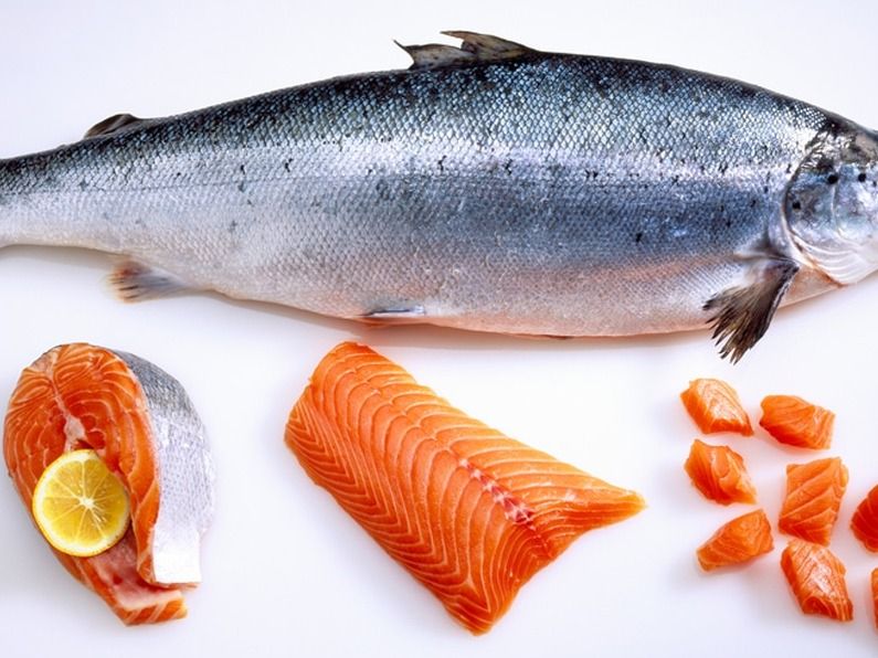 Original Norwegian salmon grilled with olive oil and lemon