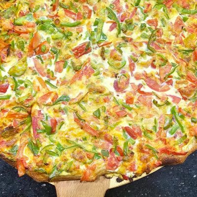 Oriental pizza with sausage