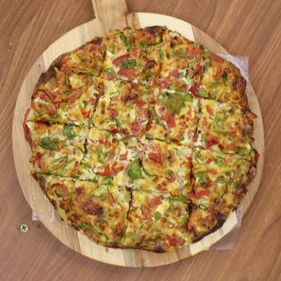 Oriental pizza with pastrami