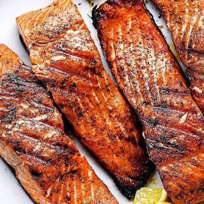 Grilled Norwegian salmon with olive oil and thyme