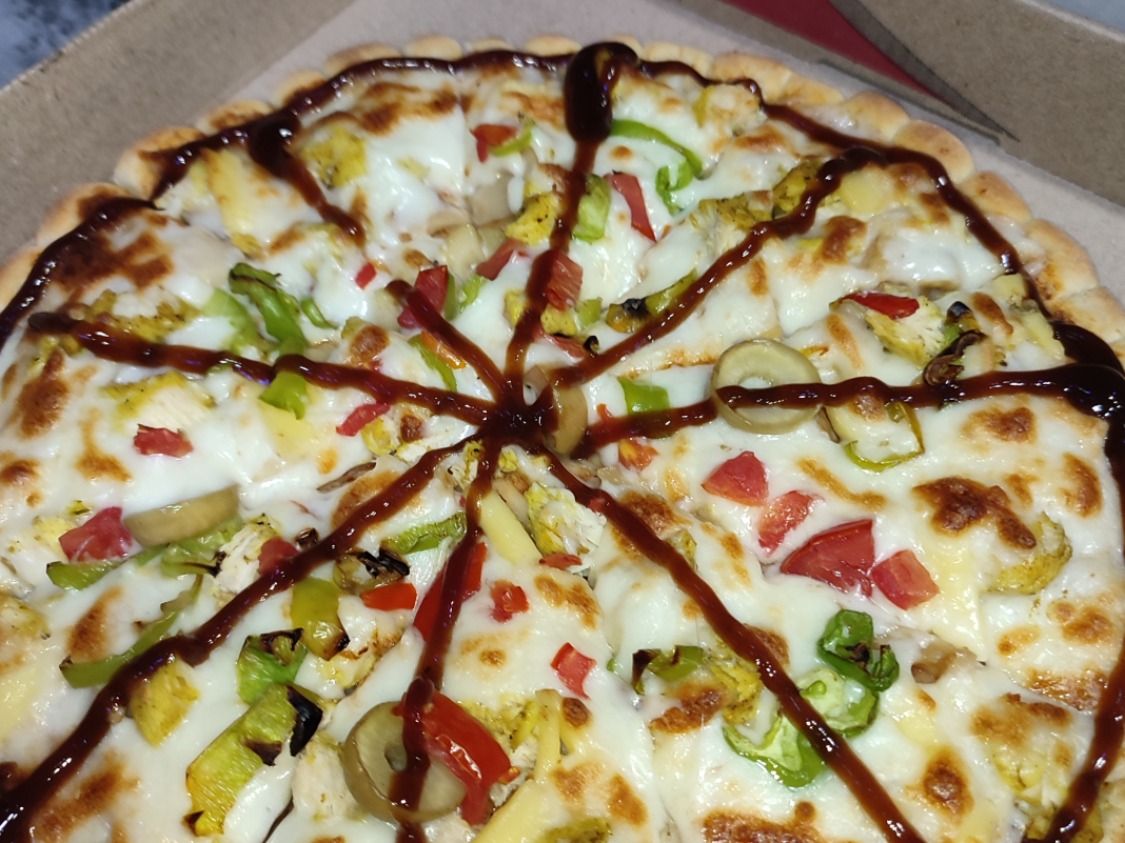 Marcelo City Chicken Pizza