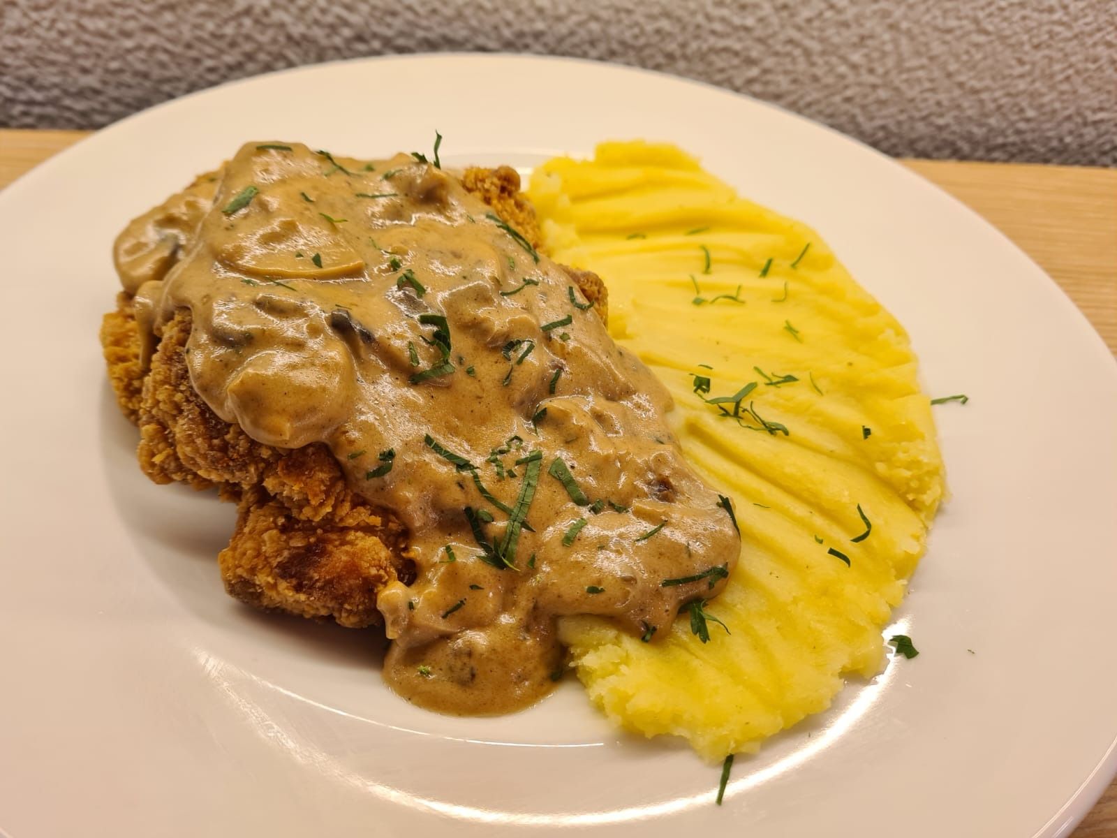 Red Ribbon Cakes and Bistro LLC delivery service in UAE | Talabat