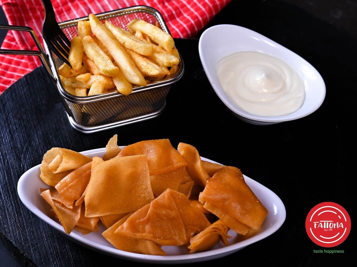 Potatoes And Garlic Dip And Toasted Bread