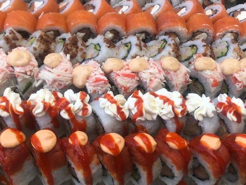 Spicy Tuna Oshi