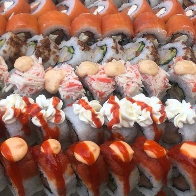 Spicy Tuna Oshi