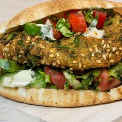 ساندويتش طعمية محشية