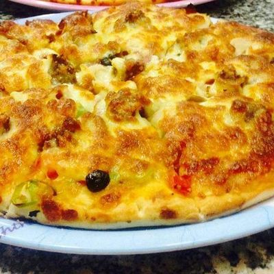 tuna pizza