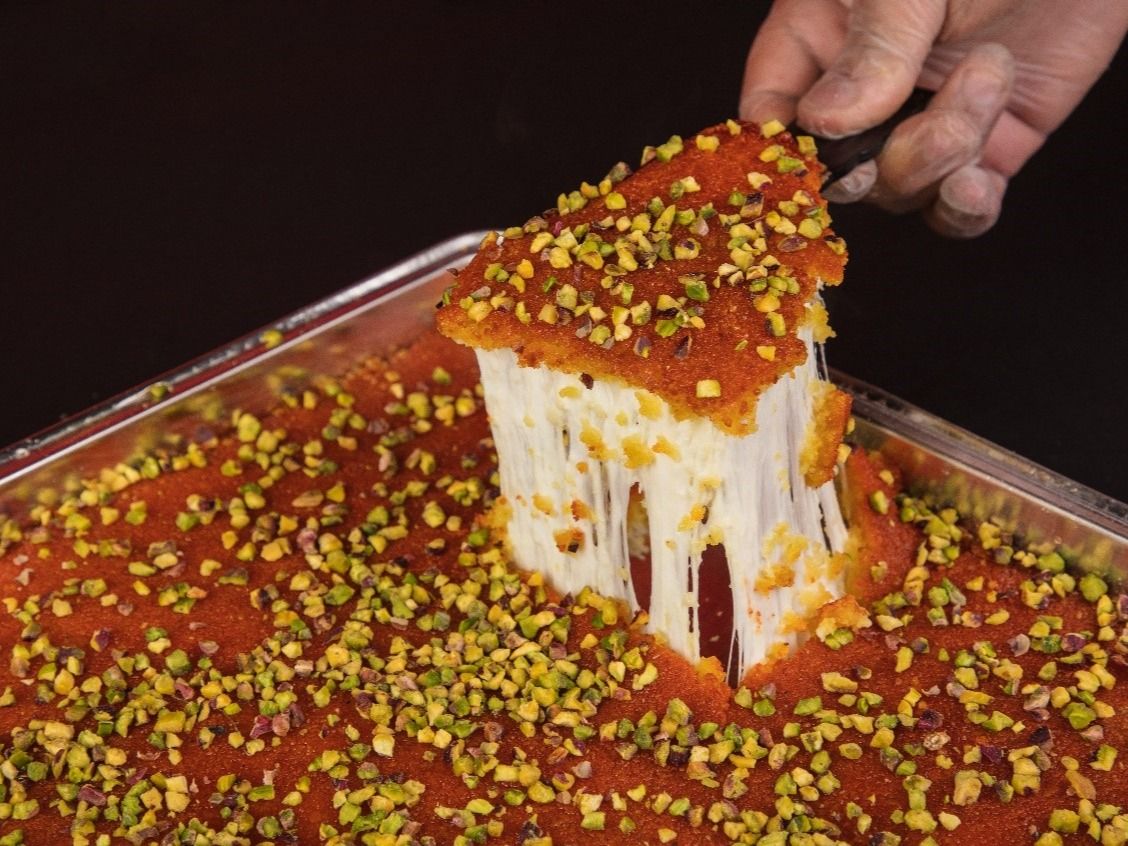 Kilo Nabulsi Kunafa Platter With Extra Fine Cheese