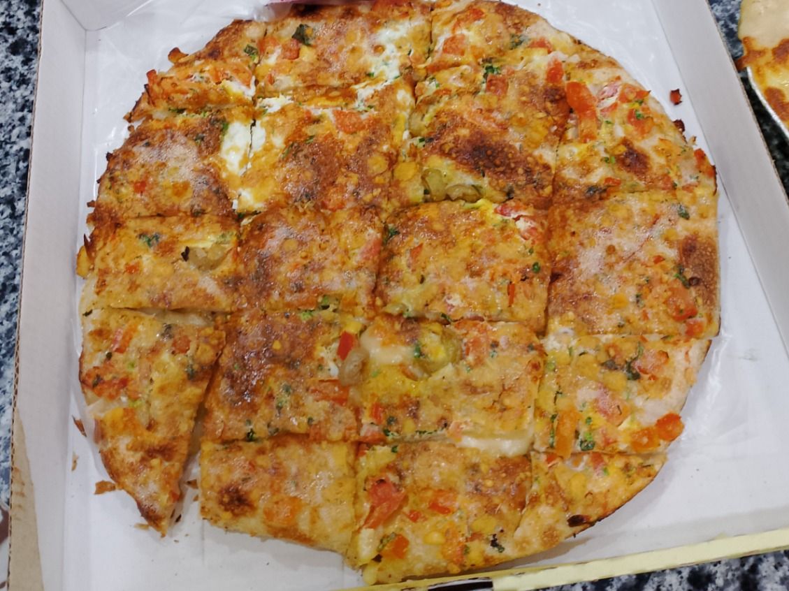 Sausage and mushroom Oriental pizza