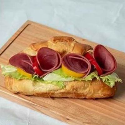 كرواسون لحم بقري مشوي