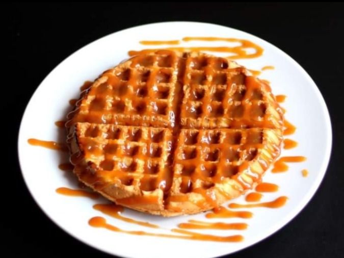 Round Caramel Waffle 2 Pieces With Caramel Filling