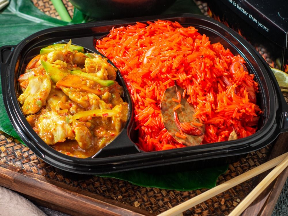 Chicken With Indian Curry Sauce Platter