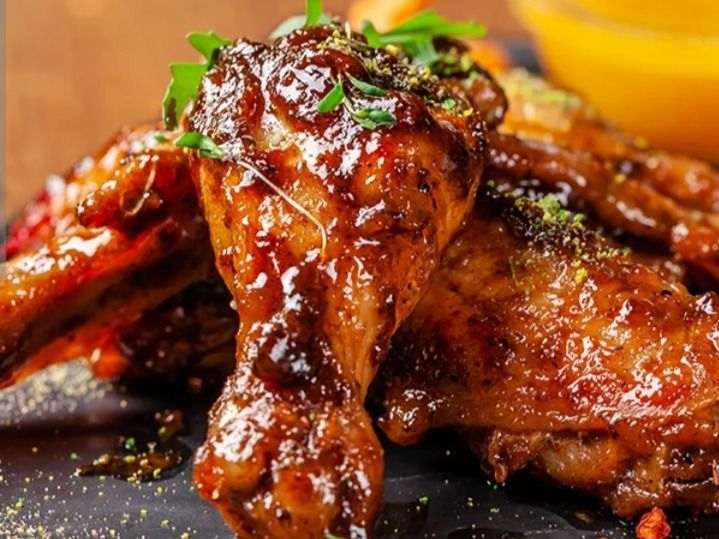 Grilled Chicken Drams With Vegetable Noodles