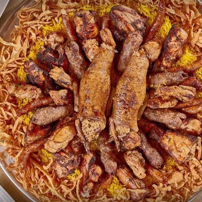 Al E'mam tray 1/2 kg mixed with 2 stuffed pigeons pieces