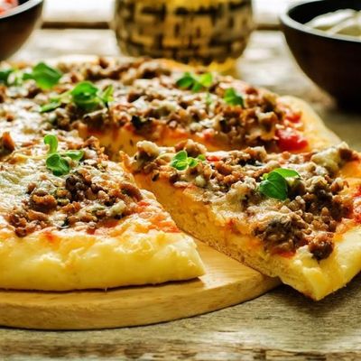 Italian pizza with minced meat