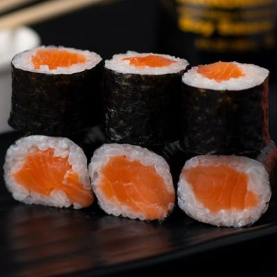 Salmon Hoso Maki