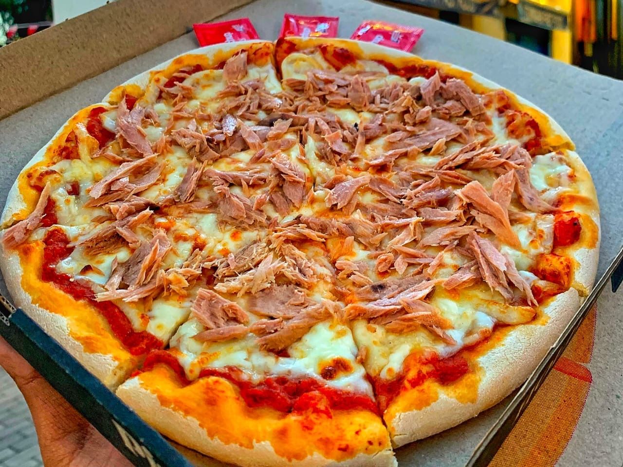 Tuna Pizza