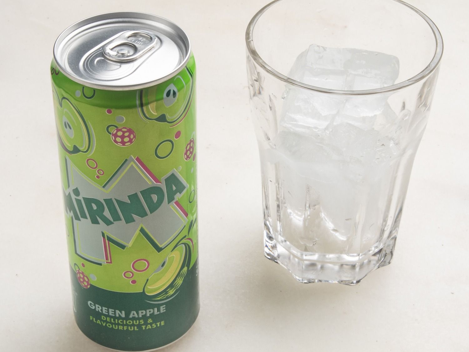 Mirinda Apple Can