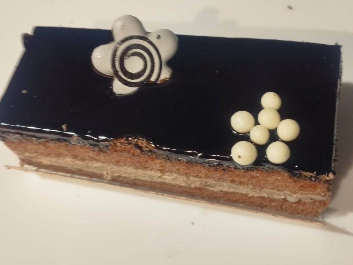 Luxe Gateau Piece