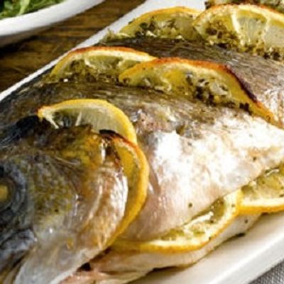 وجبة دنيس بالزيت والليمون، تقدم مع مرق وشوربة بدون عظم