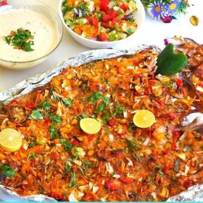 وجبة بوري سينغاري مع شوربة المأكولات البحرية