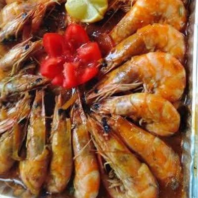 صينية جمبري متوسطة مع صلصة الطماطم