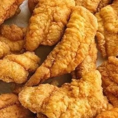 1 كجم فيليه مقلي مع 0.5 كجم جمبري مقلي وسط