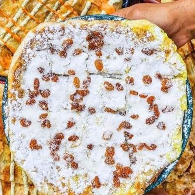 Hazelnut with raisin and coconut pie