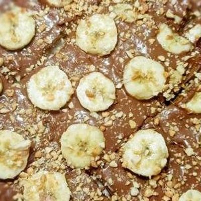 Banana and hazelnut chocolate pie