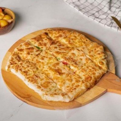 Mozzarella cheese pie