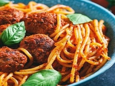 Spaghetti Pasta With Cocktail Meat