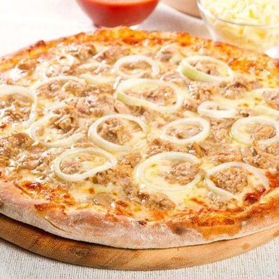 Tuna pizza