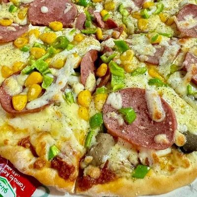 Salami pizza