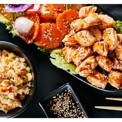 Chicken Teppanyaki Served With Grilled Vegetables And Rice