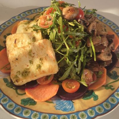 Beetroot Halloumi Salad