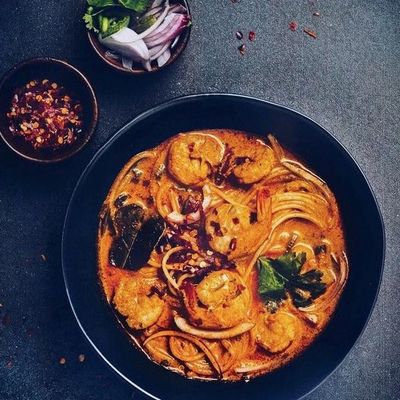 شوربة نودلز الجمبري
