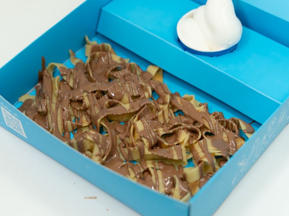Milk chocolate fettuccine crepe