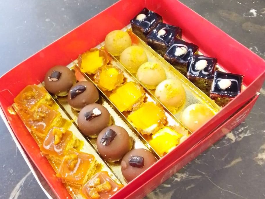 Sawarيه Gateau cake assortment