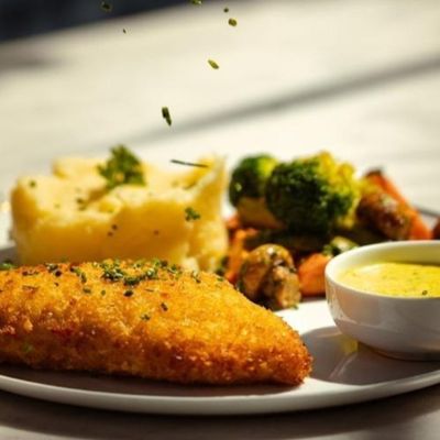 Chicken Stuffed With Spinach And Cheese Platter