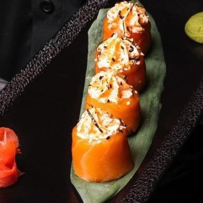 Joy Salmon Uramaki