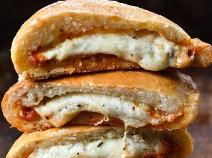 Mix Cheese Calzoni