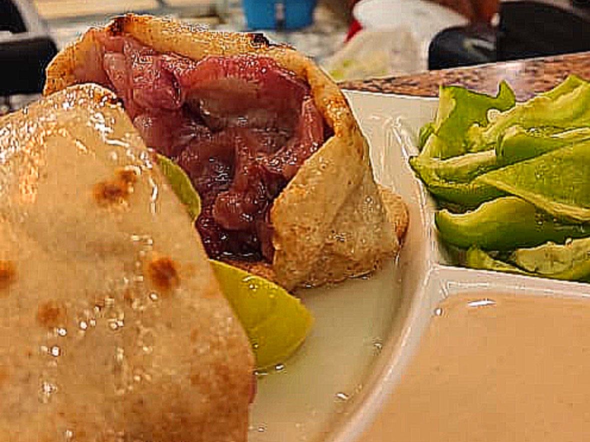 A'deb Nabaruh Fesikh Sandwich