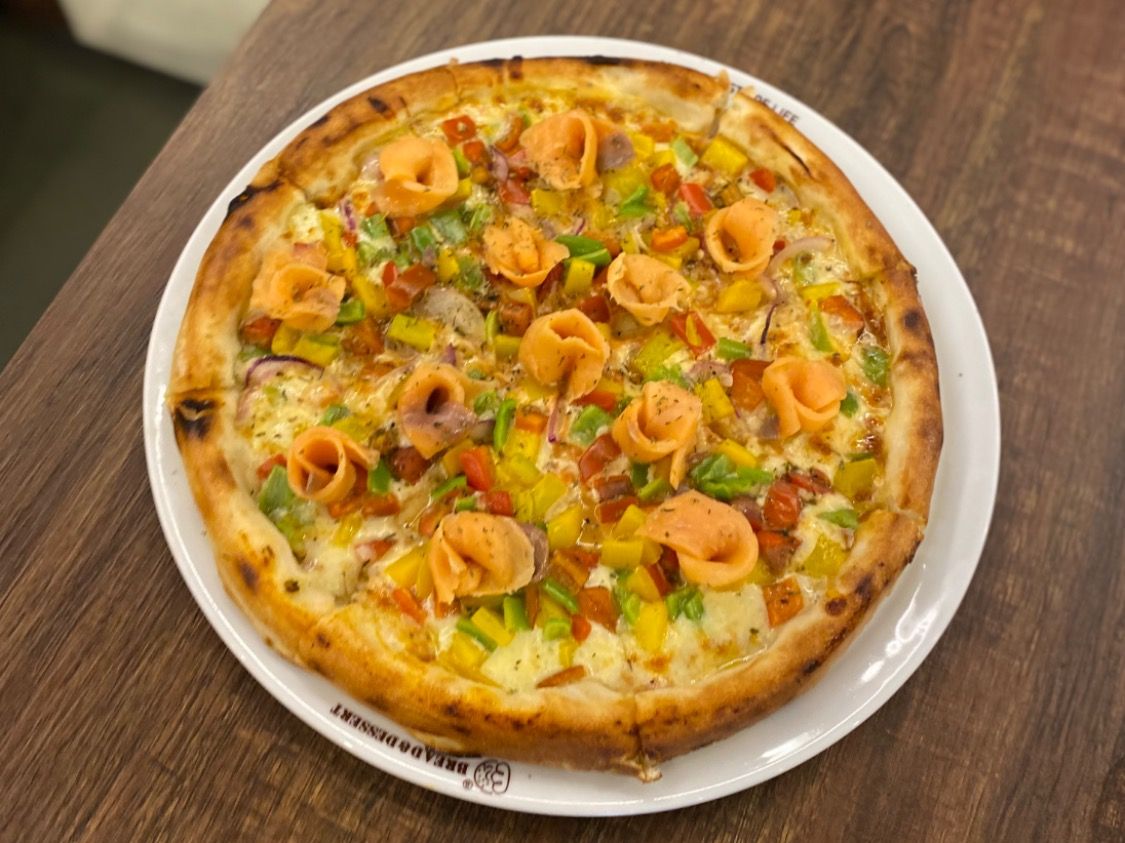 Salmon pizza