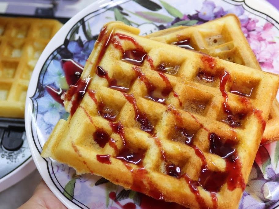 Large Waffle And 2 Pepsi